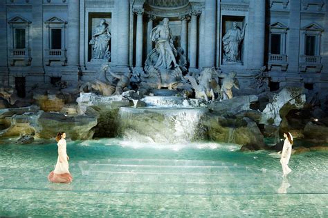 fontana di trevi video youtube sfilata fendi|Fendi 90: l'evento .